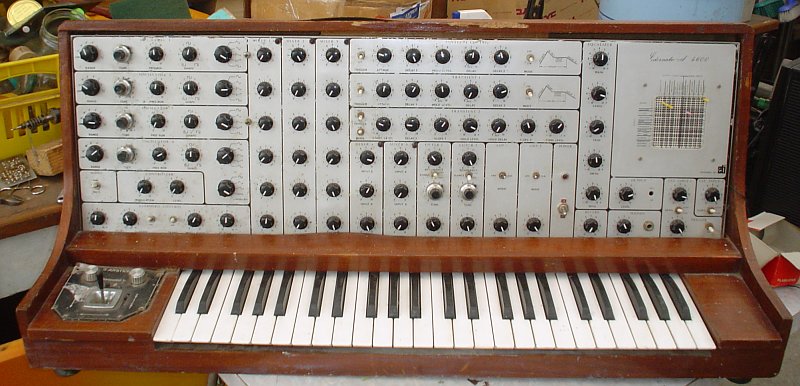[Really bad picture of the ETI 4600 synth]